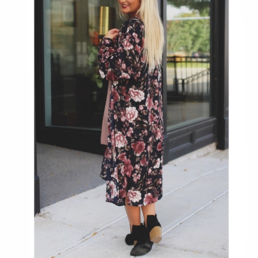 🌺Black & Floral Chiffon Kimono🌺